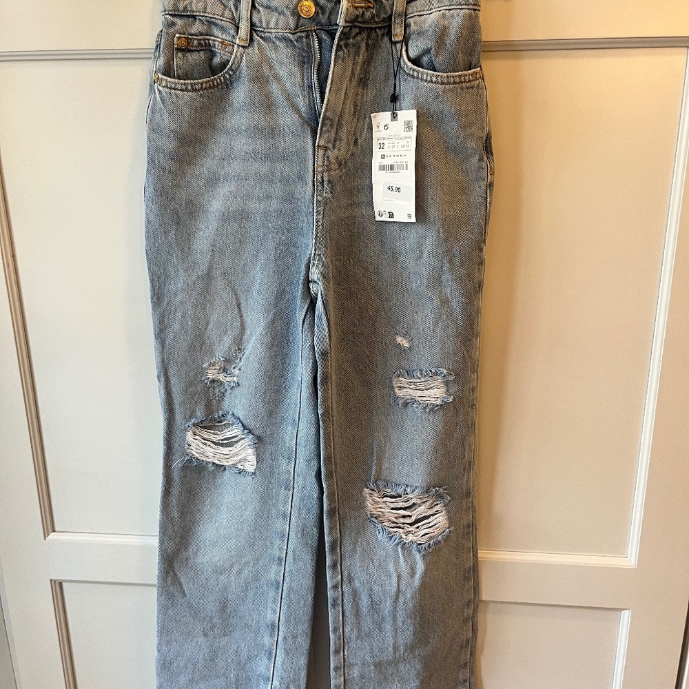 ZARA - STRAIGHT FIT HIGH RISE ANKLE RIGID - SZ 0 - LIGHT DENIM